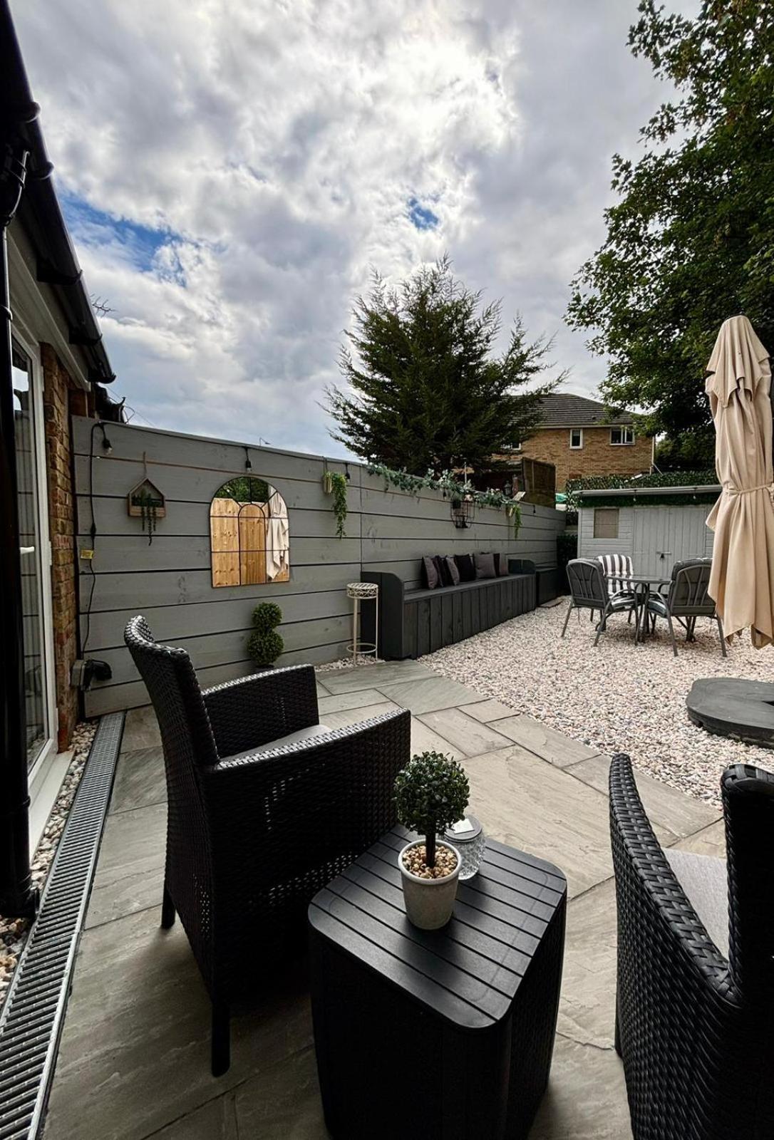 Stylish And Chic Seaside Apartment Southend-on-Sea Bagian luar foto